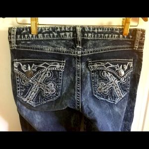 NWOT WRANGLER ROCK 47  LOW-RISE EMB. BOOTCUT JEANS